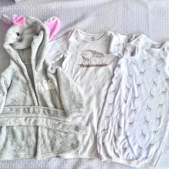 0–6M Organic Baby Gown & Elephant Robe Bundle Touched by Nature - Picture 1 of 16